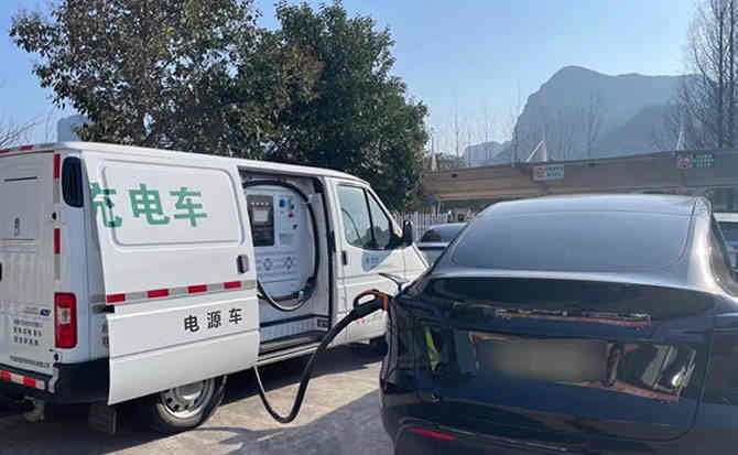 闻喜汽车搭电